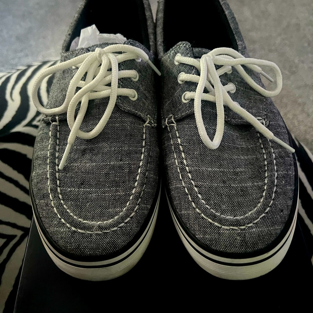 Nautica Albemarle / Black men’s boat shoes size 9.5. Worn 4 times. Have box